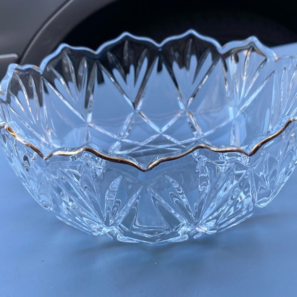 Serving Cut Glass Bowl with Gold Trim - Picture 5 of 5